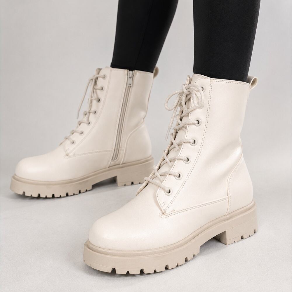 No Boundaries White Combat Boots Lug Sole Lace Up Side Zip Women’s 9 NWT